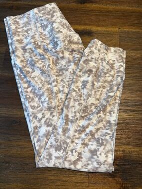 Athleta Neutral Taupe & White Patterned Leggings